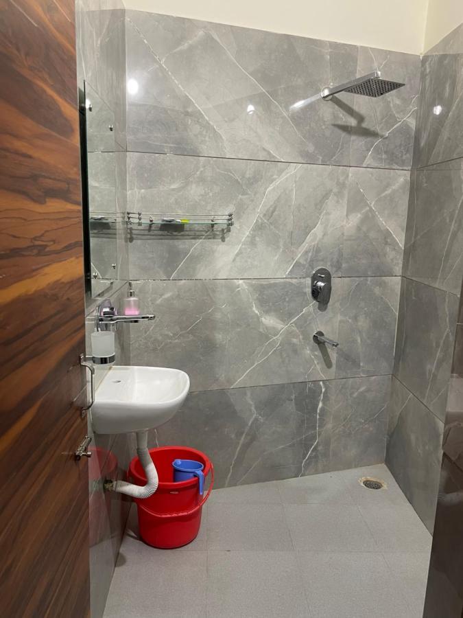 Homestay Comforts 500M From Amritsar Airport Exterior foto