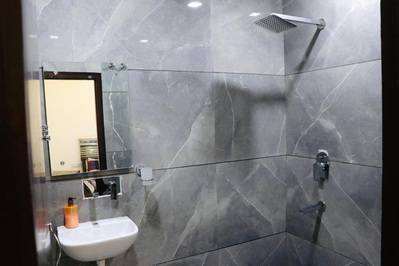 Homestay Comforts 500M From Amritsar Airport Exterior foto