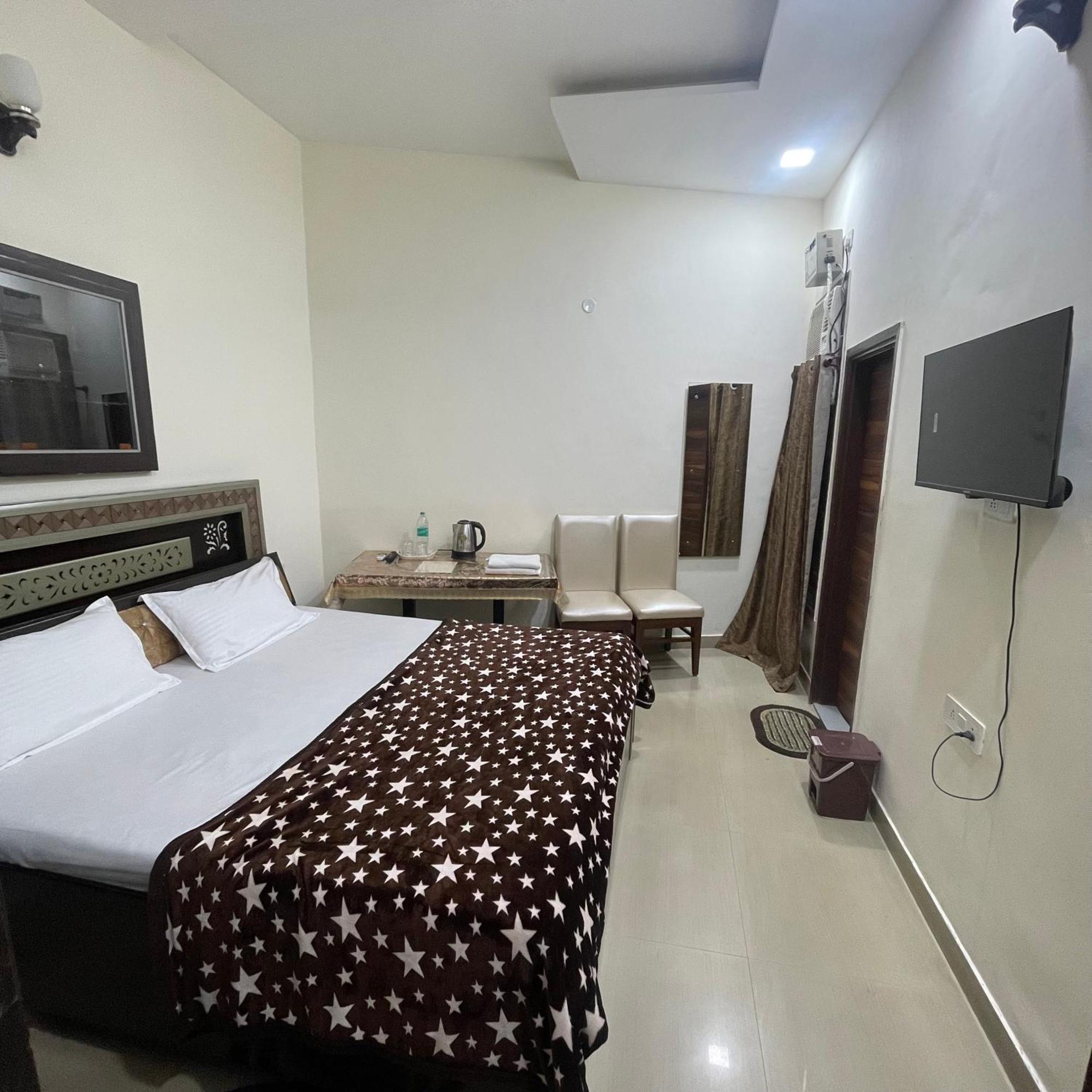 Homestay Comforts 500M From Amritsar Airport Exterior foto